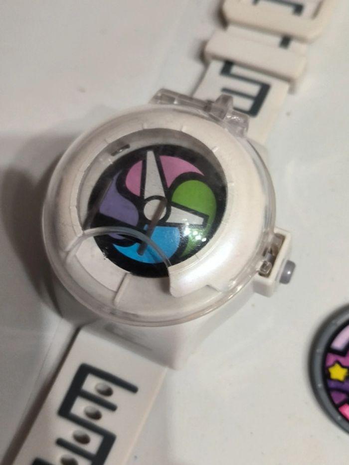 Montre Yo-Kai Watch + 4 médailles - photo numéro 2