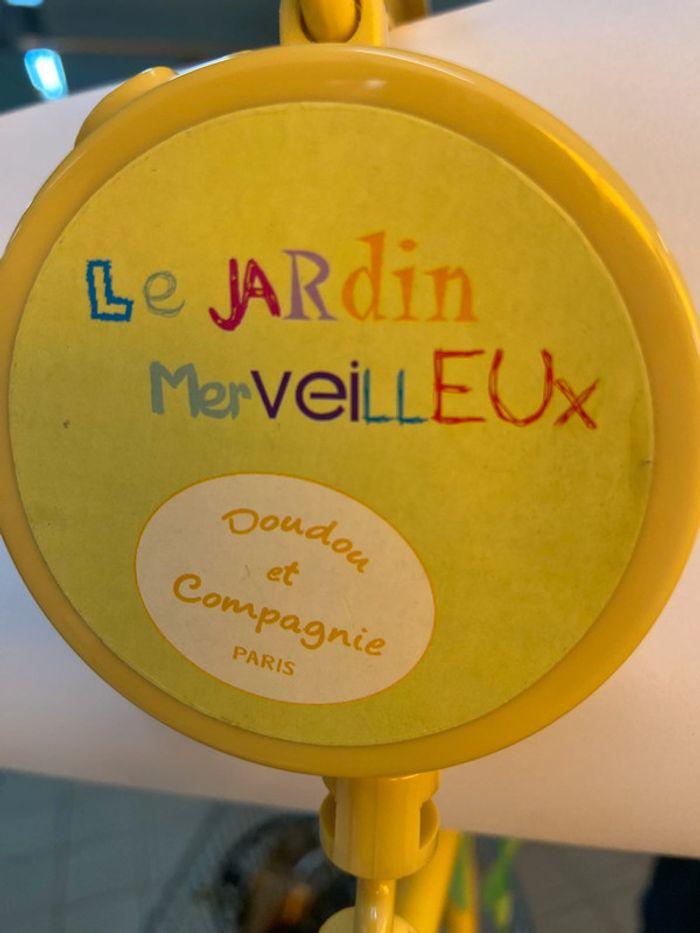 Mobile musical le jardin merveilleux doucou et compagnie peluches - photo numéro 7