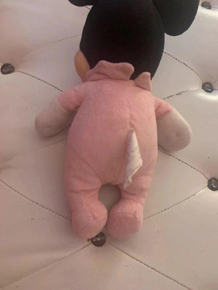 Très jolie peluche Minnie - photo numéro 4