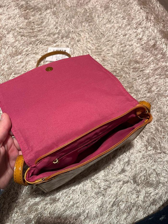 Pochette en bandoulière couleur marron clair - photo numéro 3