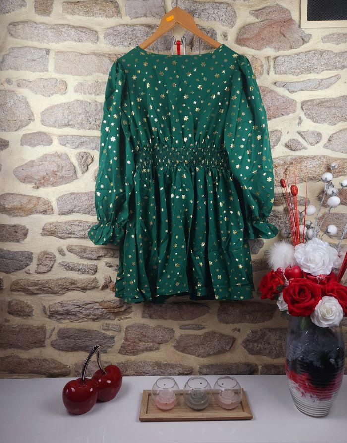 Robe manches volantées verte et dorée Femme taille 54 marque Asos 🍬 - photo numéro 3