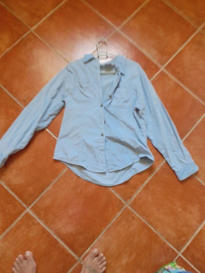 Chemise taille 2 bleu clair - photo numéro 2