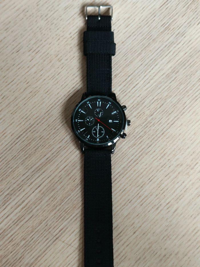 Montre full noire, et trio bracelets noirs - photo numéro 5