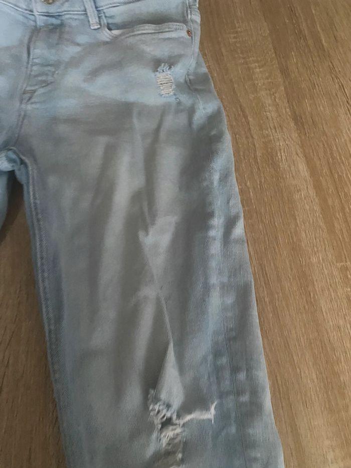 Jean h&m taille 11/12 ans effet déchiré bleu clair - photo numéro 3