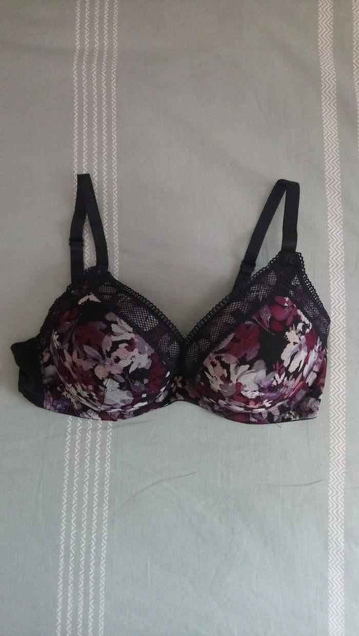 Soutien-gorge rembourré noir fleuri 90C - photo numéro 1