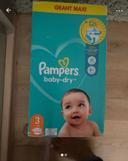 1 carton taille 3 Pampers  couches