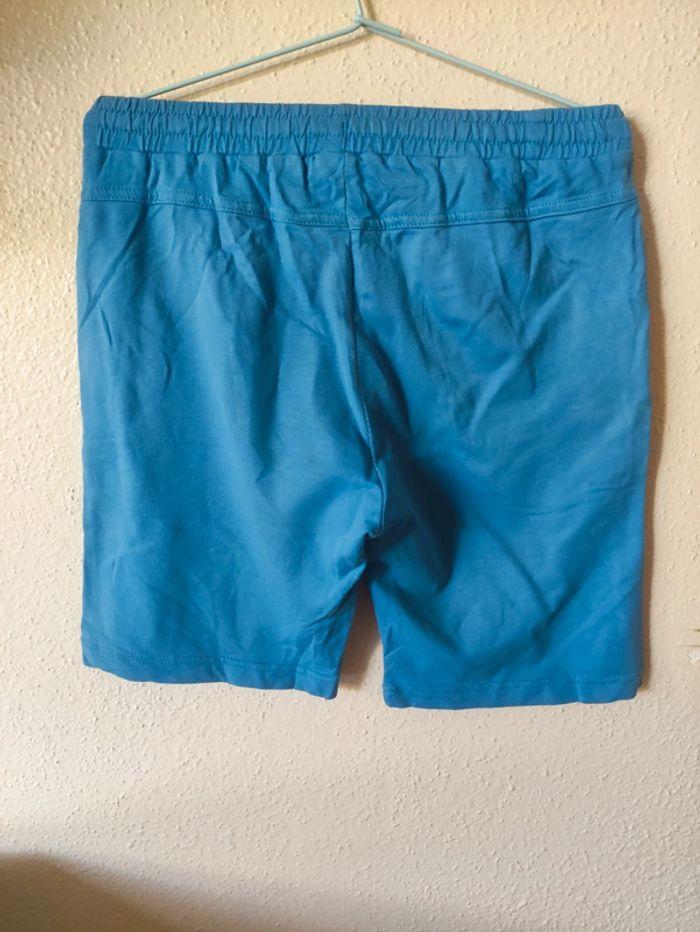 Short garçon taille 10 ans - photo numéro 3