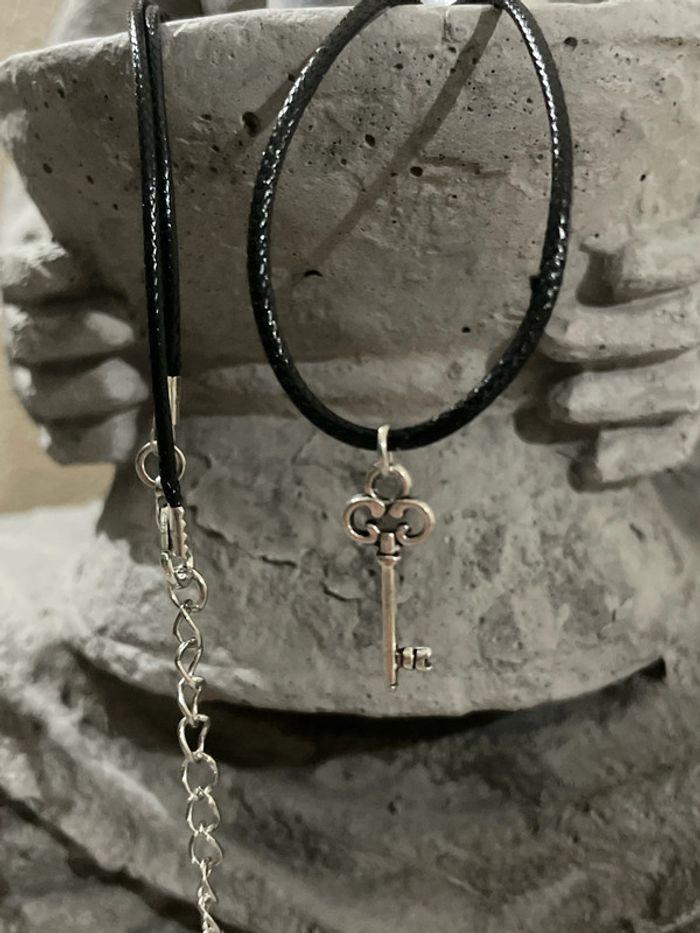 Collier pendentif ajustable