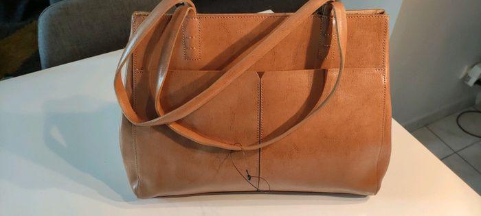 Très joli sac à mains en cuir véritable marque italienne Alfani leather - photo numéro 8