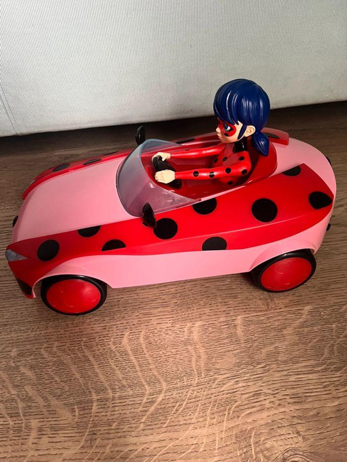 Voiture télécommandée miraculous ladybug - photo numéro 3