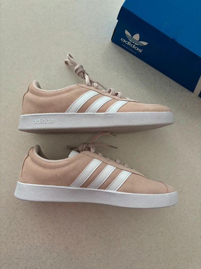 Basket Adidas Rose pale - 39 - neuves - photo numéro 4