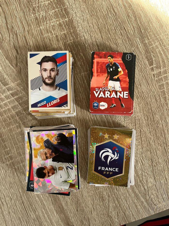 Lot de cartes de foot panini - photo numéro 1