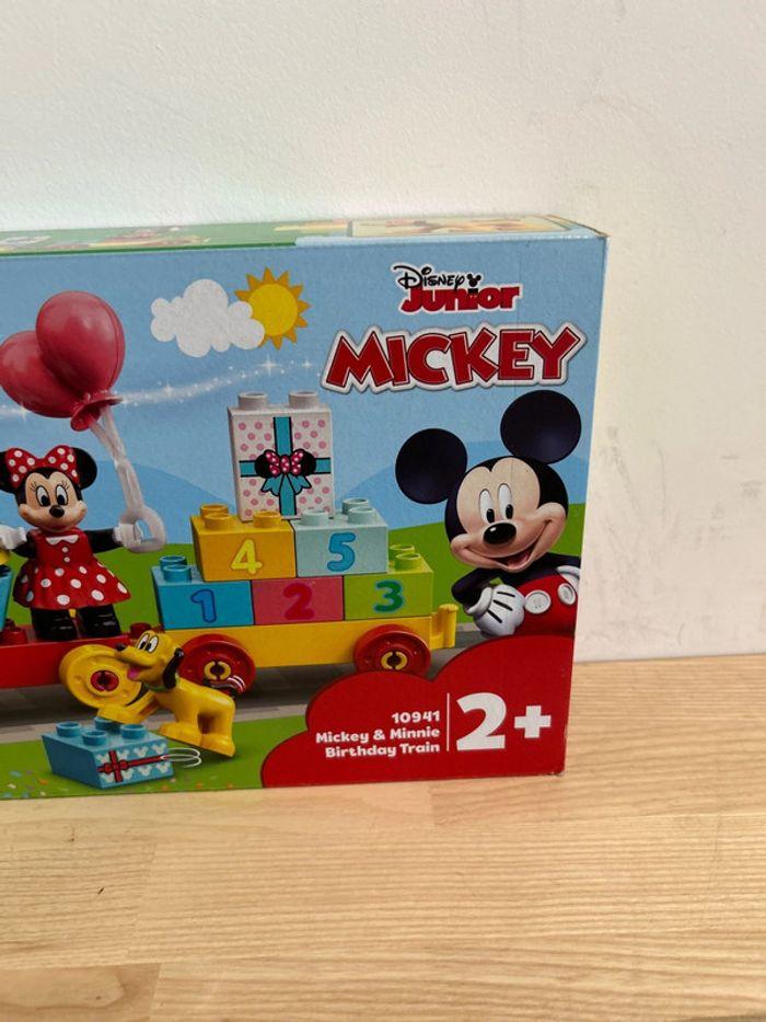 LEGO 10941 Duplo Disney Le Train d’Anniversaire de Mickey et Minnie - photo numéro 2