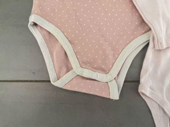 Lot pyjamas et bodys bébé fille - photo numéro 8