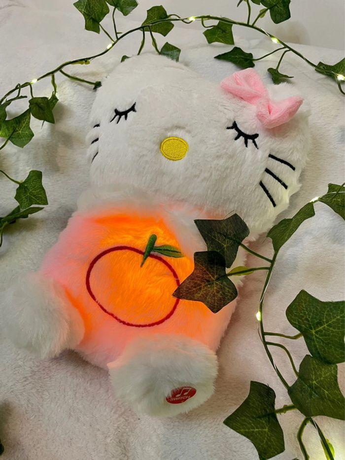 Peluche lumineuse Hello Kitty qui respire - photo numéro 3