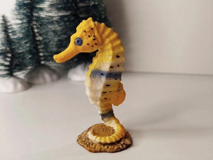 Figurine hippocampe jaune - photo numéro 3