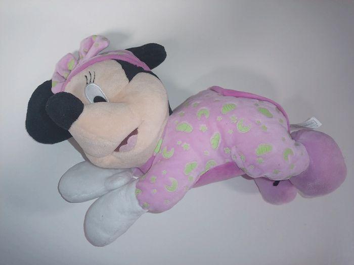 Peluche Minnie Disney phosphorescente - photo numéro 2