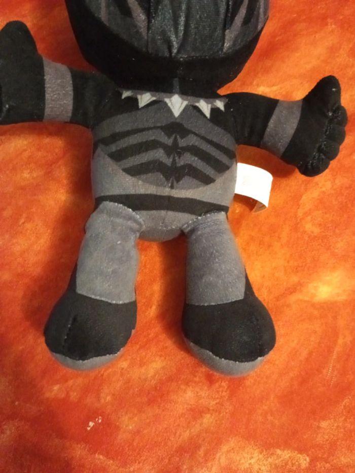 Peluche Black panthère Avengers Marvel - photo numéro 3