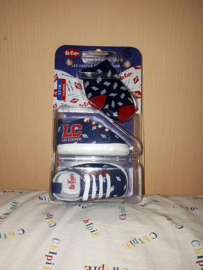 Chaussons bébé garçon en toile et chaussettes Lee Cooper neufs - photo numéro 1