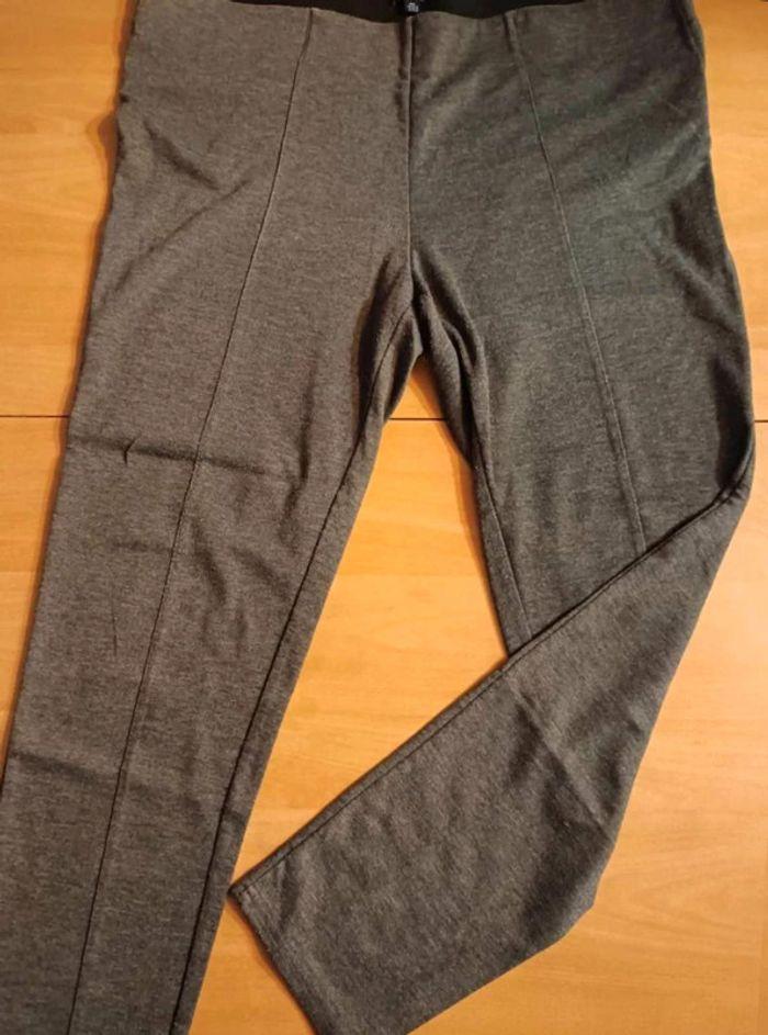 Legging kiabi  taille  50  bon  état - photo numéro 1