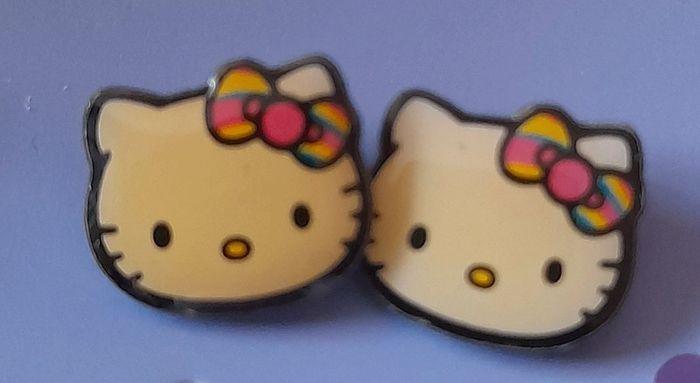 Boucles d'oreilles hello kitty