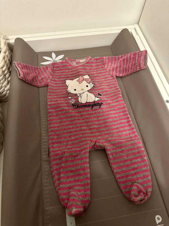 Lot de 2pyjamas bebe fille 6mois - photo numéro 2