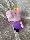 Peluche doudou 22cm Peppa pig cochon rose violette couronne jaune très bon état