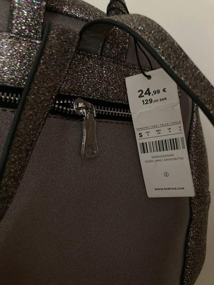 Sac à dos gris brillant marque parfois - photo numéro 7