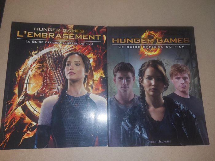 Lot de 2 guides officiels de hunger games - photo numéro 1