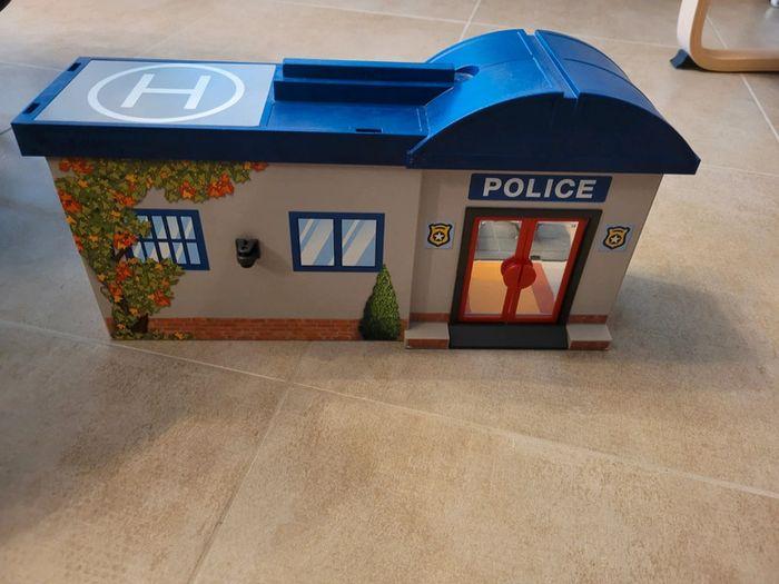 Playmobil City Action 5299 Commissariat de police transportable - photo numéro 8