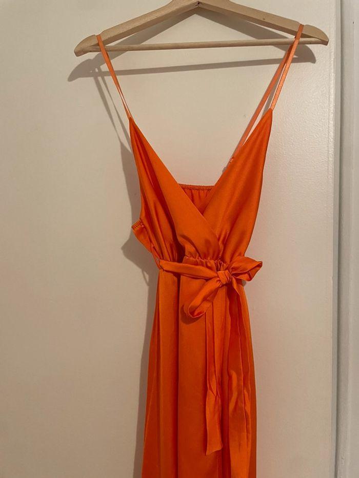 Robe longue satin orange - photo numéro 2