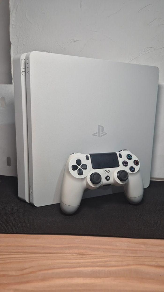 PS4 Slim Blanche - Firmware 9.00 - Reconditionnée - photo numéro 2