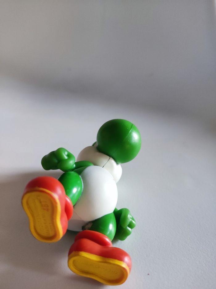 Figurine yoshi 9 cm Nintendo - photo numéro 4