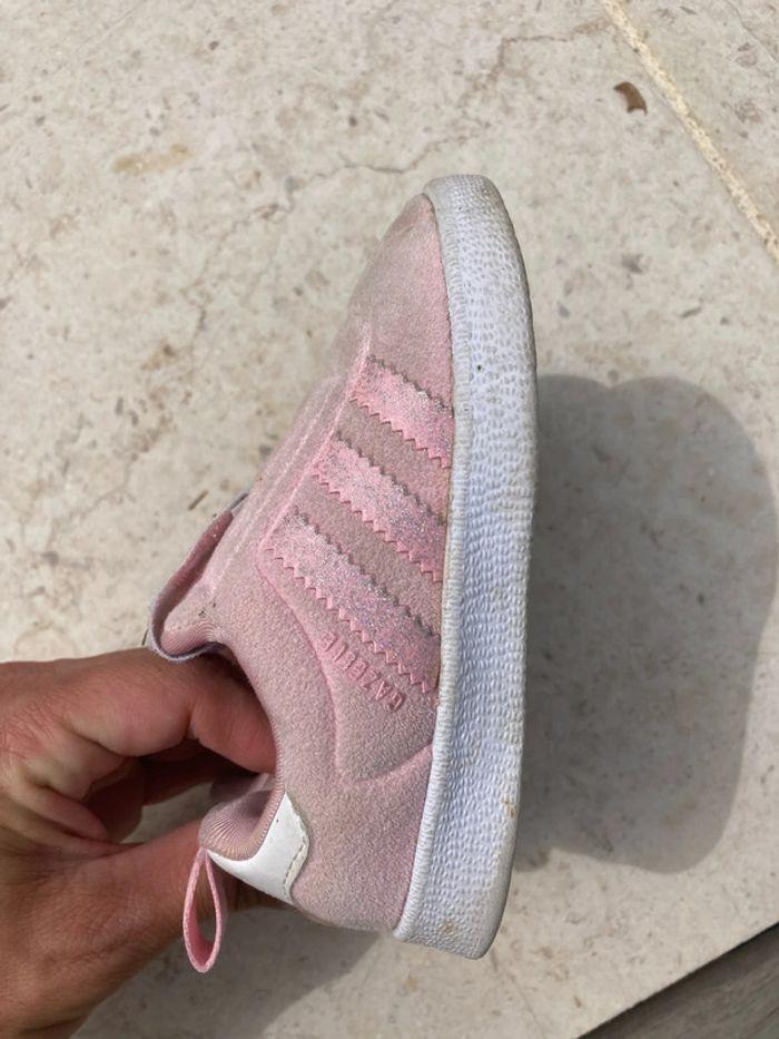 Petites baskets, Adidas taille 22 - photo numéro 4