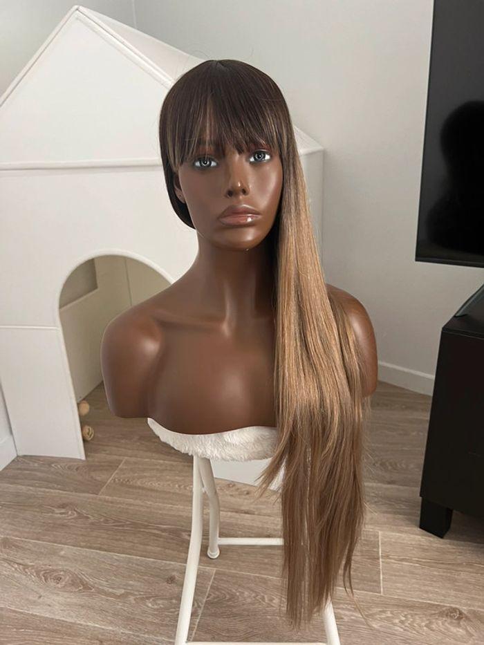 Perruque longue 2 tons blonde et brune lisse avec frange - photo numéro 12