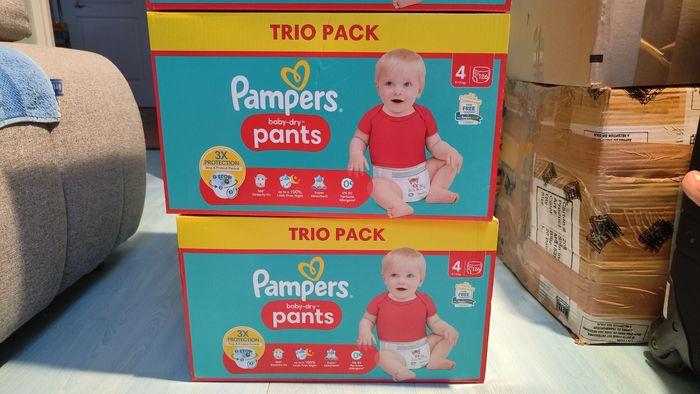 Couches Pampers 2 trio packs Pampers baby dry pants taille 4