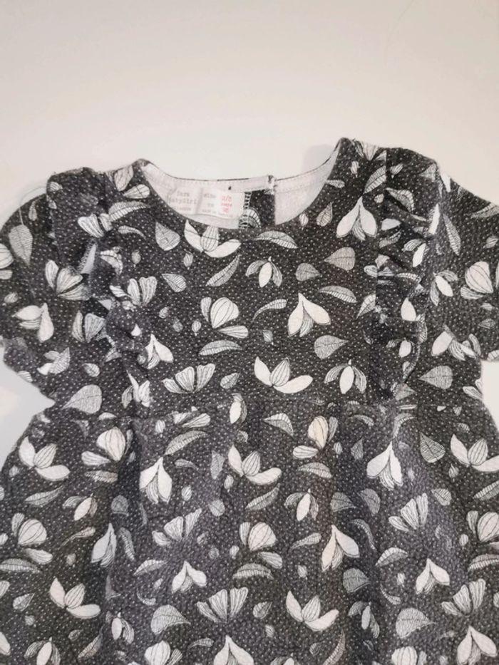 Robe zara 2/3 ans - photo numéro 2