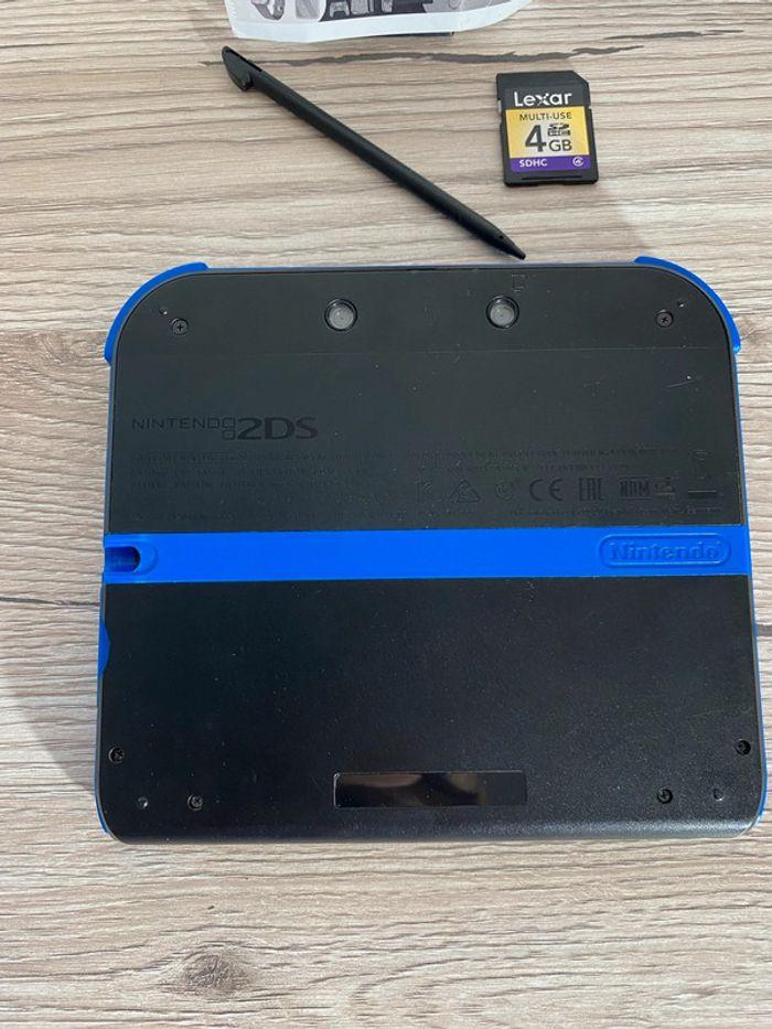 Nintendo 2DS Noir et bleu - Complet - Très bon état - photo numéro 4