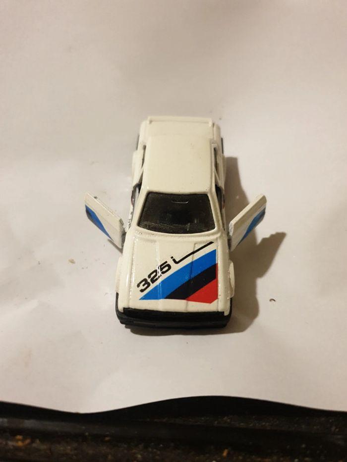 BMW 325i Majorette Vintage etat neuf 1/56 - photo numéro 1