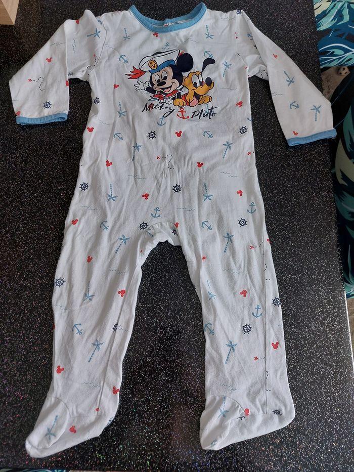 Pyjama Disney baby comme neuf 24m - photo numéro 1