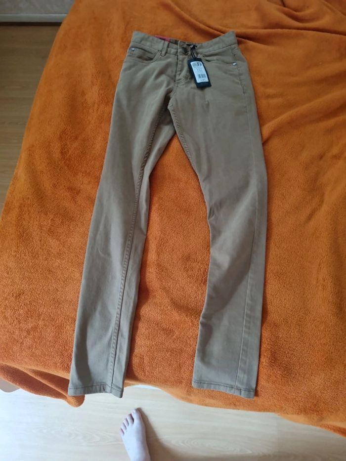 Pantalon neuf - photo numéro 1