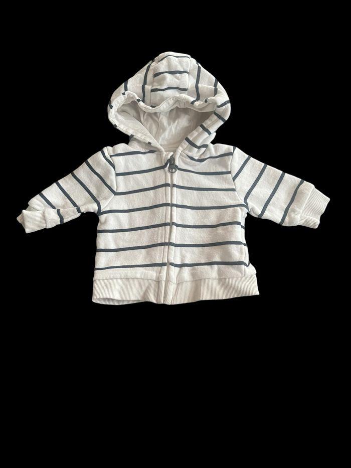 Veste à capuche bébé