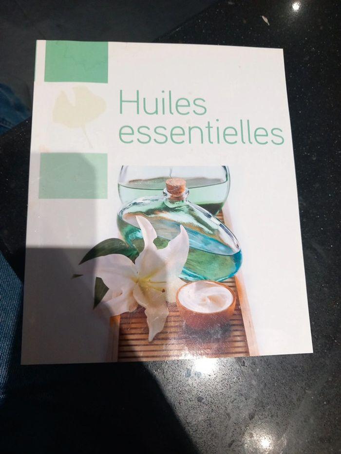 Livre sur les huiles essentielles - photo numéro 1