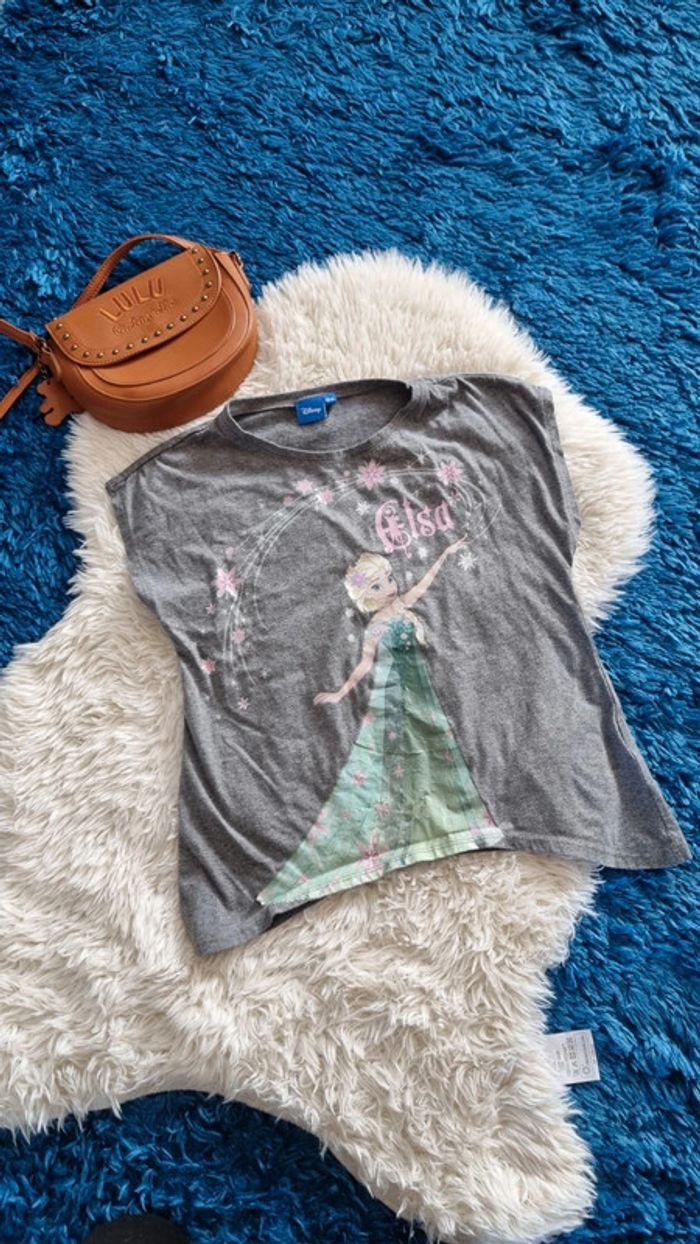 Joli tee-shirt manches courtes Disney taille 10 ans - photo numéro 1