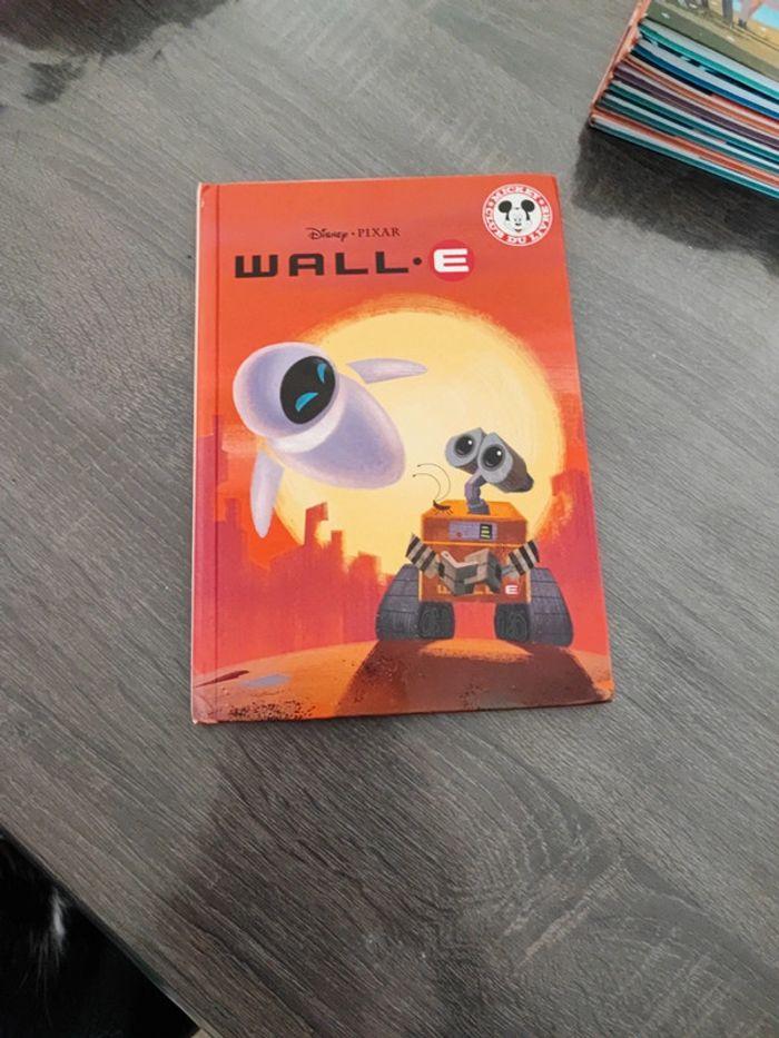 Wall e livre Disney - photo numéro 1