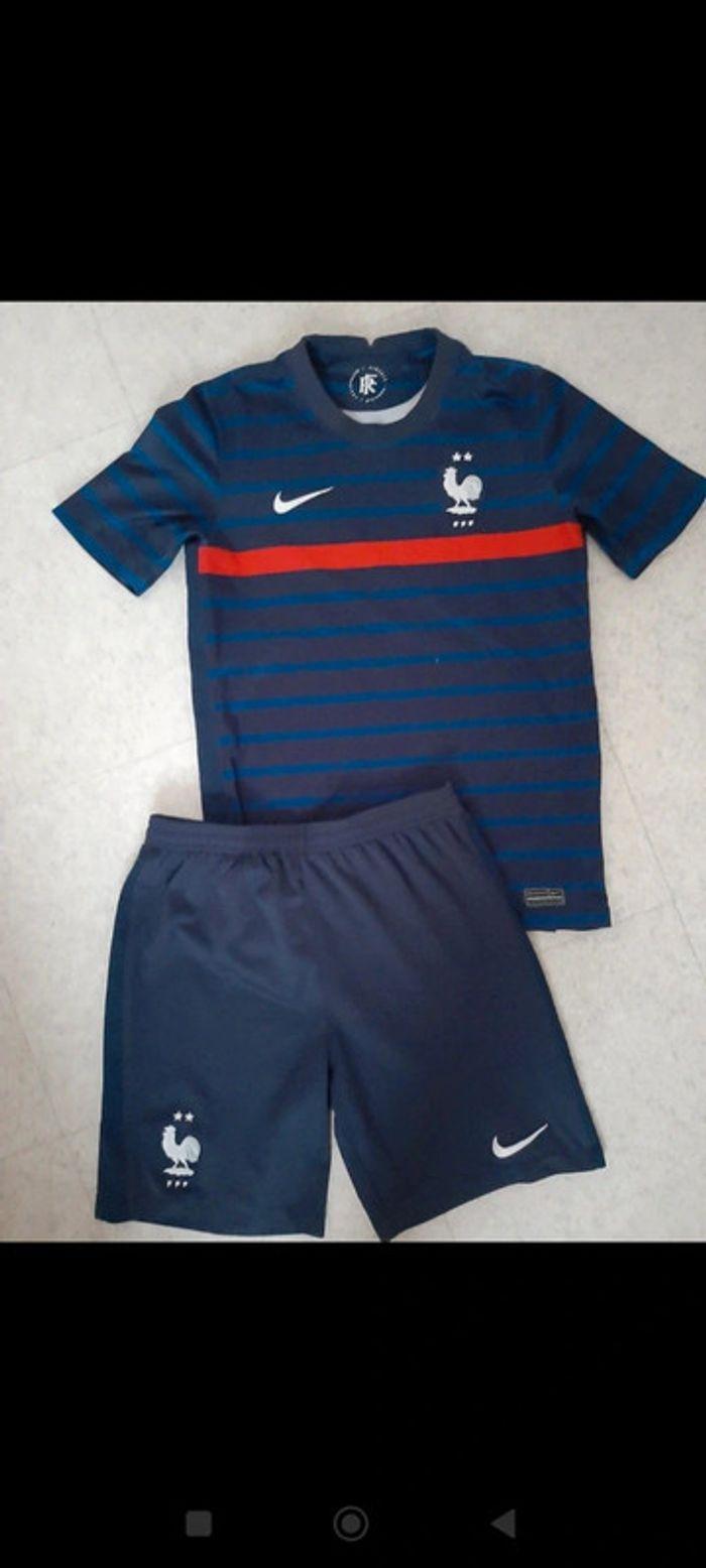 Maillot + short 12/13 ans - photo numéro 1