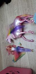 Barbie licorne