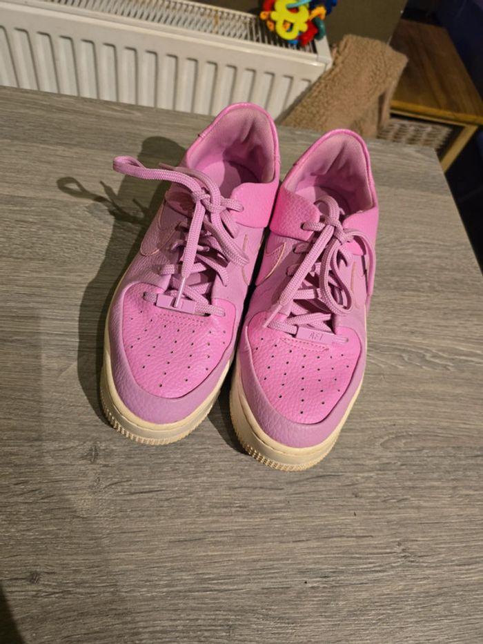 Nike AF1 haute rose 38.5 - photo numéro 1