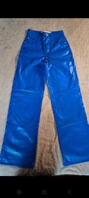 Pantalon similicuir bleu électrique Bershka