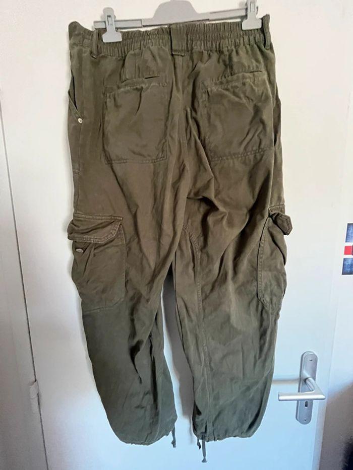 Pantalon cargo vert kaki Pull&Bear taille 44 - photo numéro 4